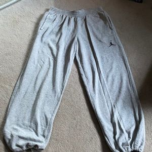 Men’s grey sweats